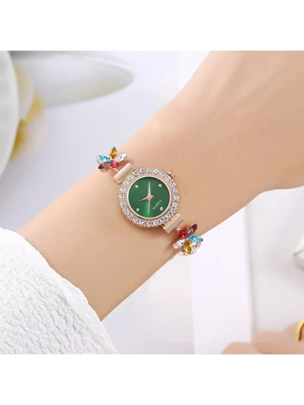 Women's Green Simple Floral Bracelet Watch Diamond Quartz Light Luxury Watch
